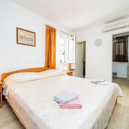 Apartment Marija-comfort With Terrace-1 *
